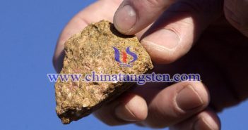 聯(lián)合執(zhí)法隊搗毀非法開採稀土礦點 稀土礦圖片